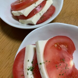 簡単☆塩豆腐とトマトでなんちゃってカプレーゼ風